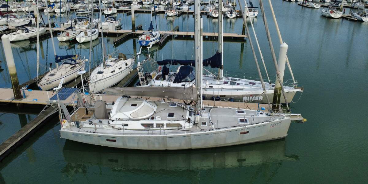 Boréal 52, BRAVO 1 Main