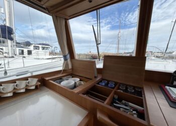 Grand Banks 42 Motor Yacht, LAZAWAY 101