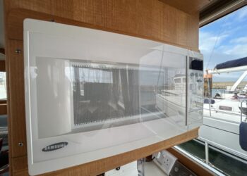 Grand Banks 42 Motor Yacht, LAZAWAY 103