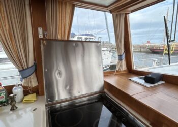 Grand Banks 42 Motor Yacht, LAZAWAY 104