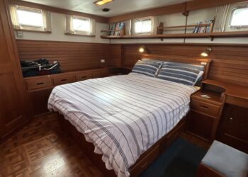 Grand Banks 42 Motor Yacht, LAZAWAY 129