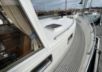 Grand Banks 42 Motor Yacht, LAZAWAY 17
