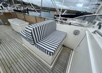 Grand Banks 42 Motor Yacht, LAZAWAY 36