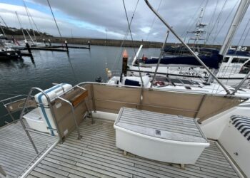 Grand Banks 42 Motor Yacht, LAZAWAY 40