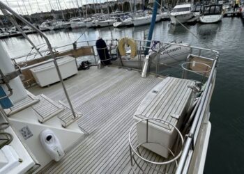 Grand Banks 42 Motor Yacht, LAZAWAY 44