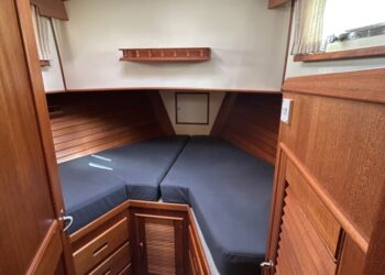 Grand Banks 42 Motor Yacht, LAZAWAY 64
