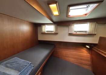 Grand Banks 42 Motor Yacht, LAZAWAY 70