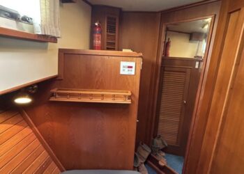 Grand Banks 42 Motor Yacht, LAZAWAY 71