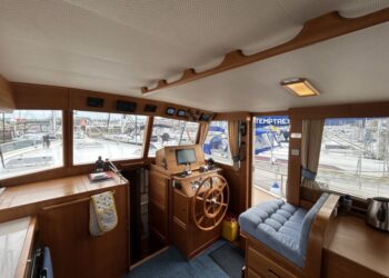 Grand Banks 42 Motor Yacht, LAZAWAY 81