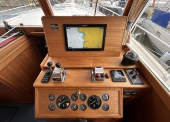 Grand Banks 42 Motor Yacht, LAZAWAY 85