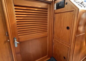 Grand Banks 42 Motor Yacht, LAZAWAY 97