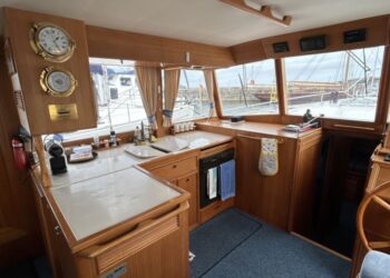 Grand Banks 42 Motor Yacht, LAZAWAY 98