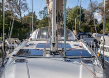 Southerly 38, MOONDANCER 17