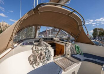 Southerly 38, MOONDANCER 24