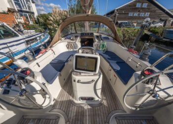 Southerly 38, MOONDANCER 26