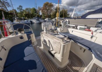 Southerly 38, MOONDANCER 28