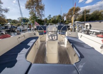 Southerly 38, MOONDANCER 30