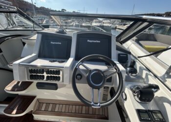 Windy 39 Camira, VOLANTE OF ADRIANO 12