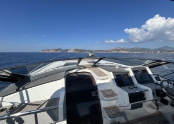 Windy 39 Camira, VOLANTE OF ADRIANO 13