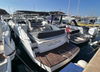 Windy 39 Camira, VOLANTE OF ADRIANO 19