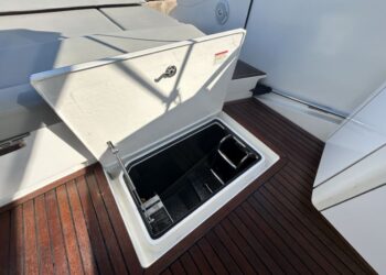 Windy 39 Camira, VOLANTE OF ADRIANO 24