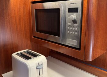 Hallberg-Rassy 48 MkII, ELK 65