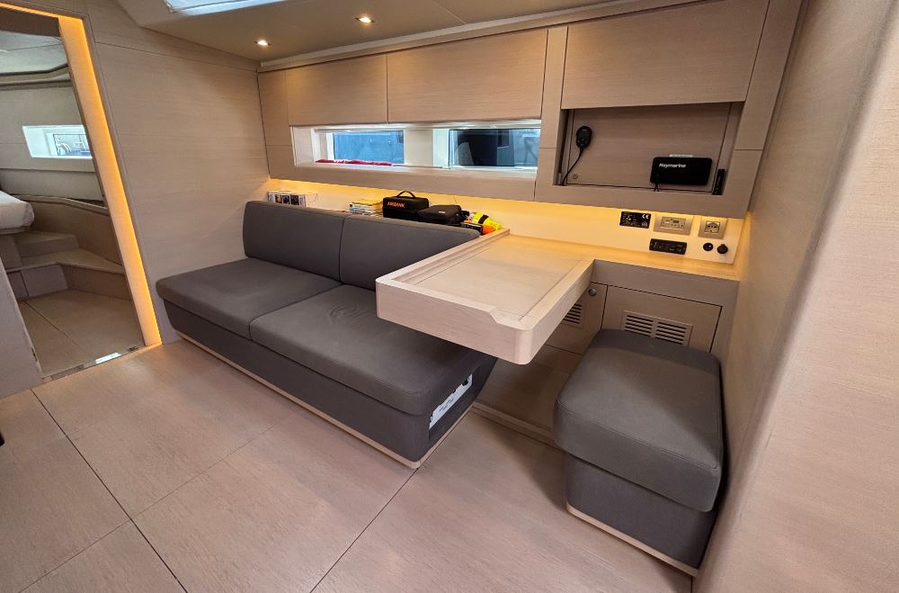 solaris-50-indigo-perfectly-maintained-and-adventure-ready-4