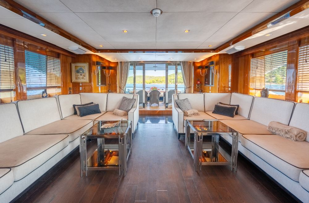 sunseeker-34-metre-arago-where-effotless-performance-timeless-luxury-6