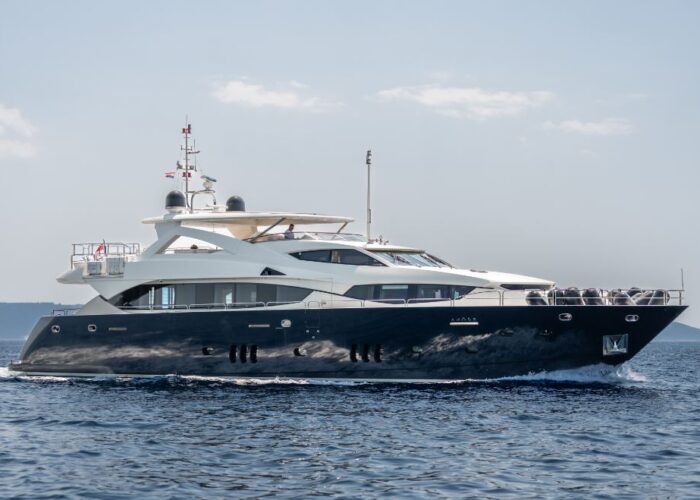 sunseeker-34m-arago-where-effotless-performance-timeless-luxury-1-main