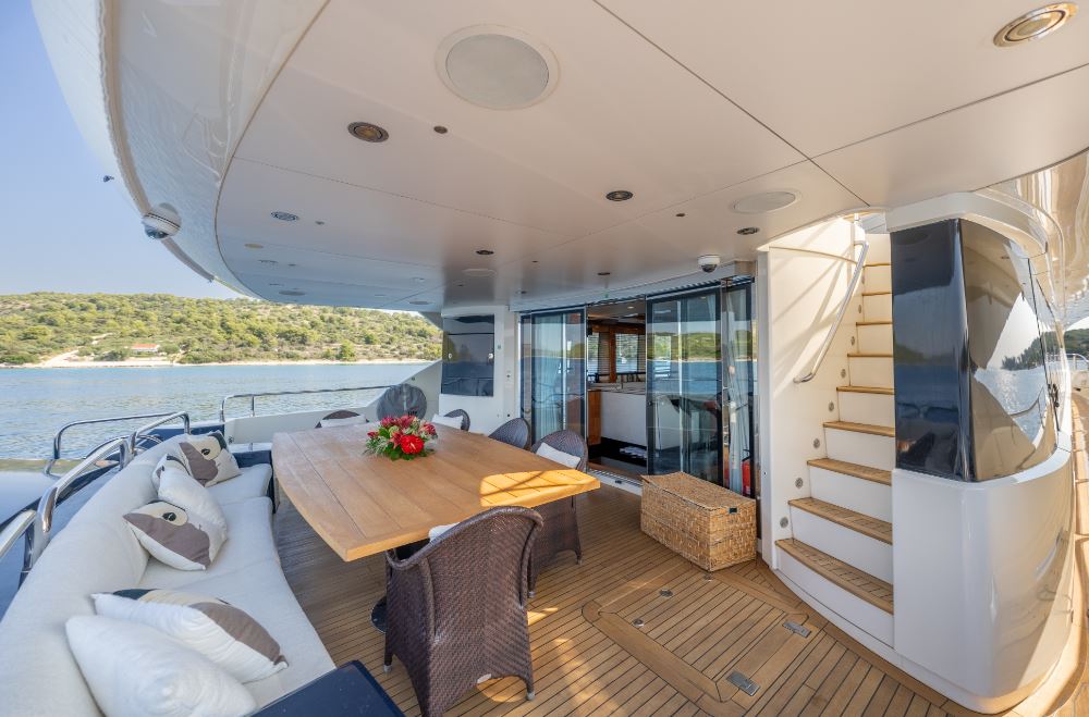 sunseeker-34m-arago-where-effotless-performance-timeless-luxury-10