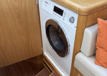 Discovery 58, BUZ TOO 70