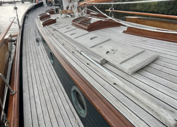 Lemsteraak Roefaak Hoek Design, WOELWATER 11