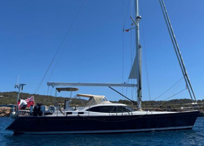 discovery-58-luna-of-sark-she-gleams-1-main