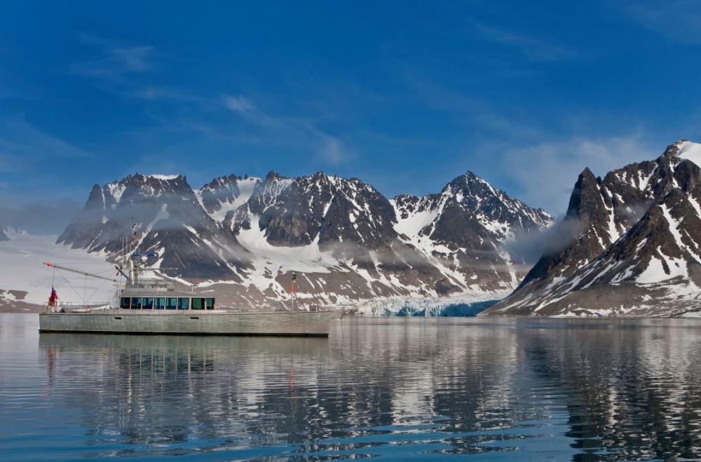 fpb-83-wind-horse-iconic-explorer-from-dashew-offshore-2