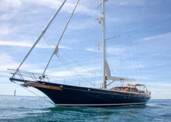 The captivating Hoek 82, SWEET EMOTION is Back on the Market