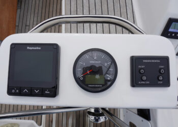 Dufour 390, JOY 18