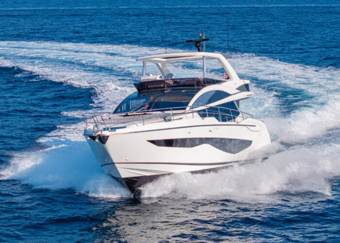 life-aboard-pearl-62-u2-baby-1-main